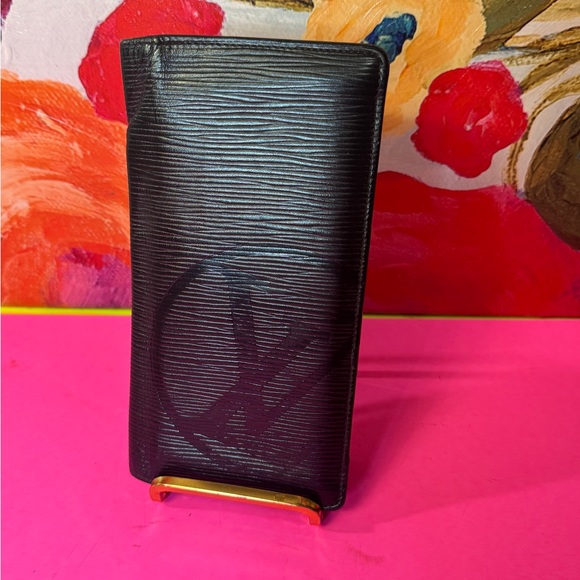 Louis Vuitton Navy Textured Wallet - Picture 5 of 8